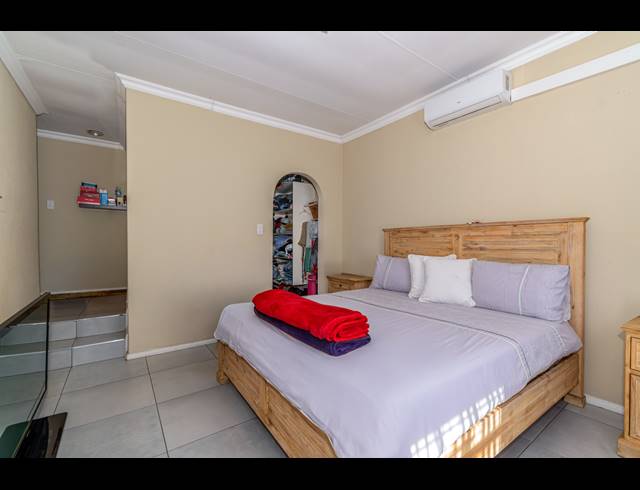 4 BEDROOM HOUSE FOR SALE IN RANDPARK RIDGE